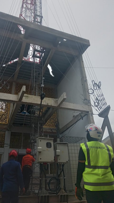 Korban Tewas Tertimpa Coran Tower di Tambun Belum Terevakuasi, Ini Alasannya