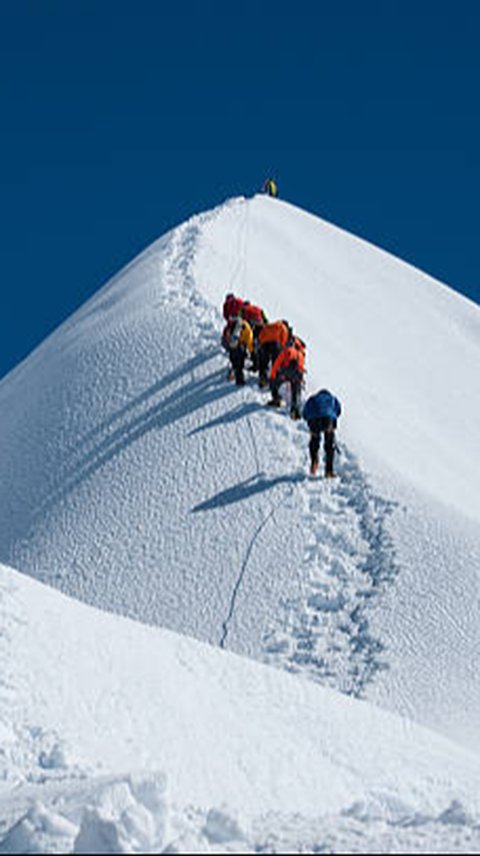 Ilmuwan Temukan Dua Gunung Tersembunyi yang Tingginya 100 Kali Lipat dari Everest, Tapi Tidak Bisa Didaki