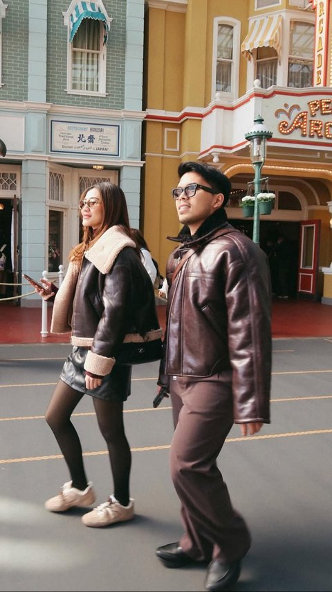 Aaliyah Massaid dan Thariq Halilintar Tampil Romantis Main di Disneyland Tokyo, Netizen: Bahagianya Nular