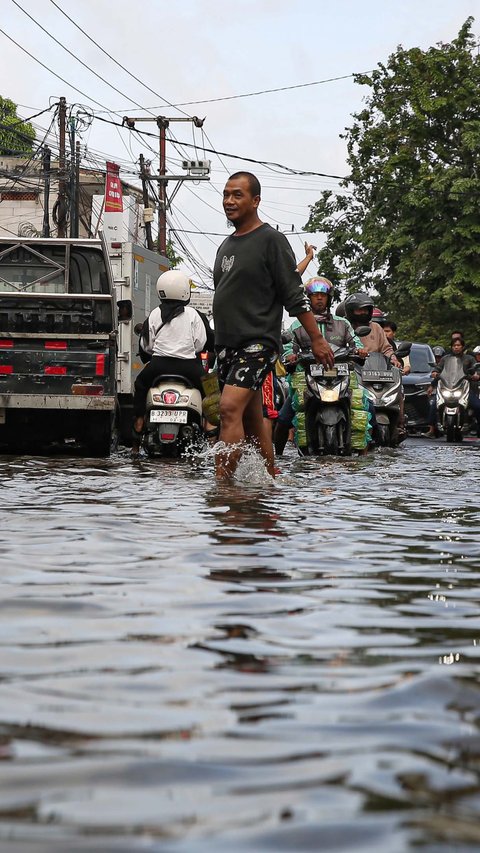 Update Banjir Jakarta, 1.990 Jiwa di Empat Kelurahan Mengungsi