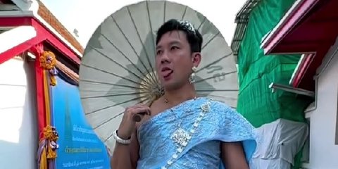 Heboh Denny Sumargo Pakai Baju Tradisional Perempuan Thailand, Auto Jadi Sorotan Netizen