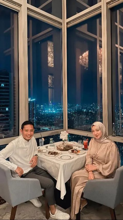 Romantis dan Harmonis, Intip Potret Terbaru Evan Dimas Bersama Istri yang Jarang Tersorot