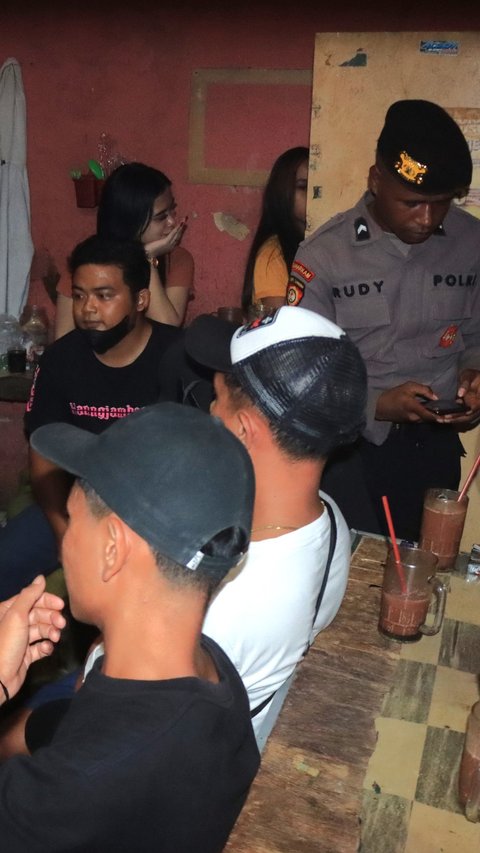 Tujuh Anak di Bawah Umur Dipekerjakan di ‘Kopi Cetol’ di Malang