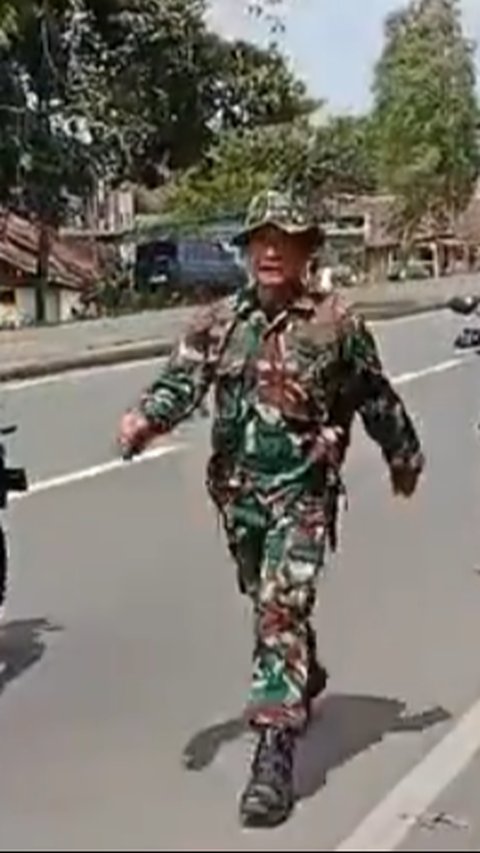 Hari Terakhir Berdinas, Prajurit TNI AD Ini Berlari dari Kantor ke Rumah 'Semangat, siap ke Palestina'