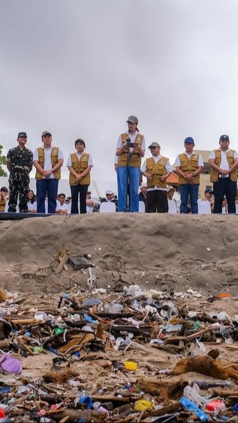 Pantai Bali Kotor karena Kiriman Sampah Plastik, Aksi Bersih-bersih Jadi Sorotan Dunia