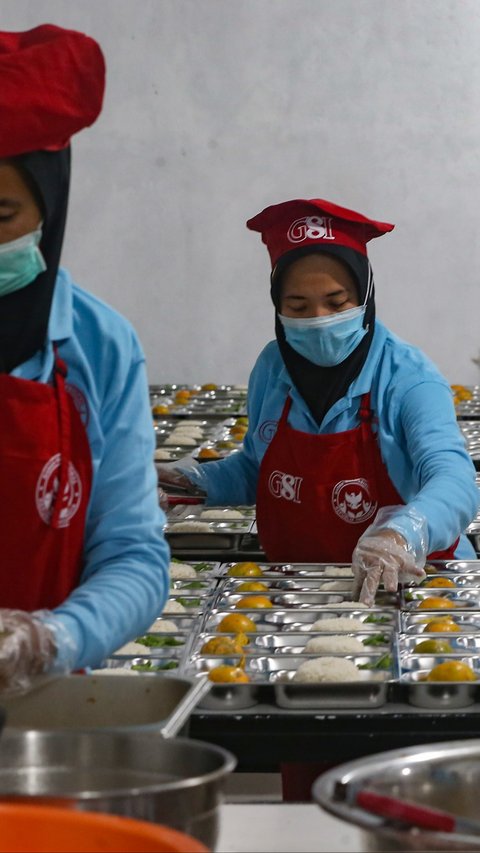 FOTO: Mengintip Kesibukan Dapur SPPG Tapos yang Siapkan Puluhan RIbu Porsi Makan Bergizi Gratis