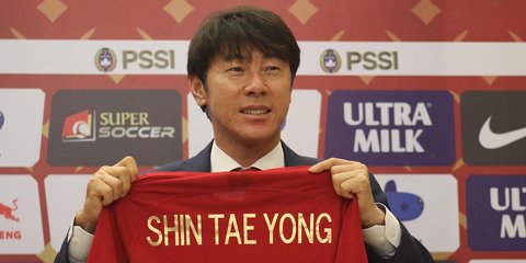 Potret Shin Tae-yong Nonton Liga 1 Bersama Staf, Ternyata 3 Hari Sebelumnya PSSI Sudah Wawancara Pelatih Baru