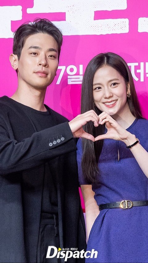 Tayang Mulai Hari Ini, Jisoo BLACKPINK dan Park Jeong Min Tampil Serasi di Konferensi Pers Drakor NEWTOPIA