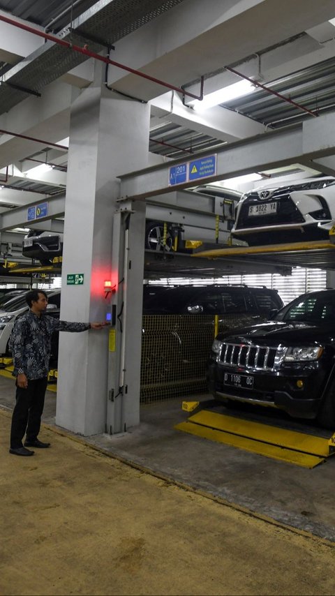 FOTO: Intip Ruang Penyimpanan Barang Rampasan KPK dari Para Koruptor: Ada Tas Mewah, Moge hingga Supercar