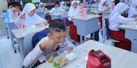 Sempat Dikritik, Menu Makan Bergizi Gratis di Palembang Ditambah jadi Rp8.000 per Porsi