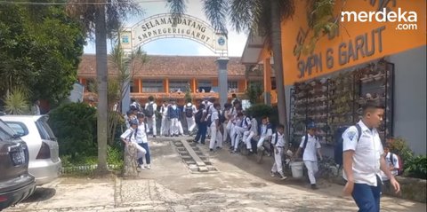 VIDEO: Miris Siswa SMP Lemas sampai Pucat Menahan Lapar, Makan Bergizi Gratis Telat 1,5 Jam di Garut