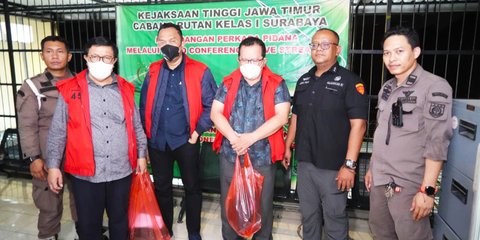 {{caption}}