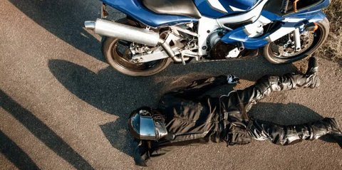 Cara Menangani Kecelakaan Tunggal Saat Mengendarai Sepeda Motor