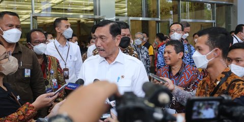 Luhut Tak Masalah Indonesia Impor Minyak dari Rusia: Kalau Ada dari Bulan Kita Beli Selama Menguntungkan RI