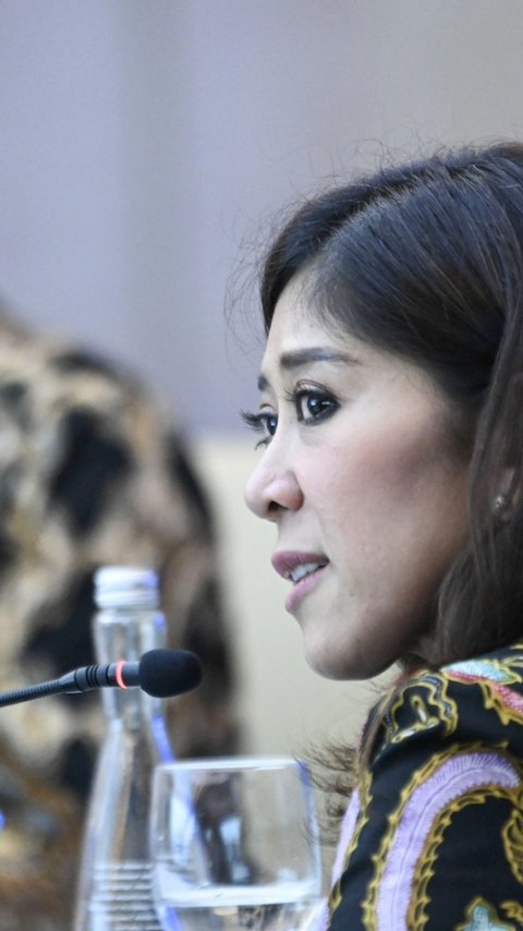 Menteri Meutya Minta AWS Tambah Porsi Investasi di Indonesia