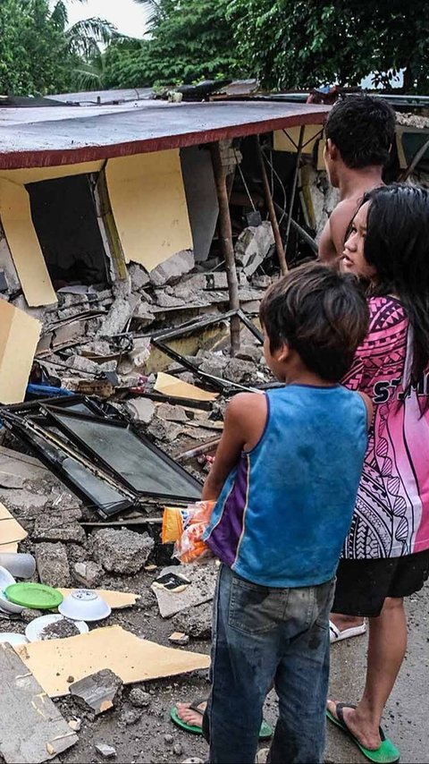 FOTO: Gempa Dahsyat Guncang Filipina Tengah, Puluhan Warga Tewas
