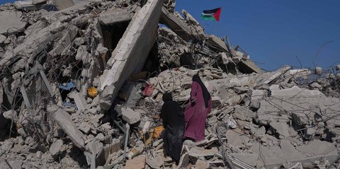 FOTO: Ratusan Ribu Warga Palestina Kembali ke Gaza Usai Gencatan Senjata dengan Israel