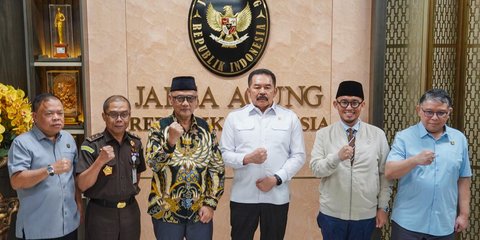 {{caption}}