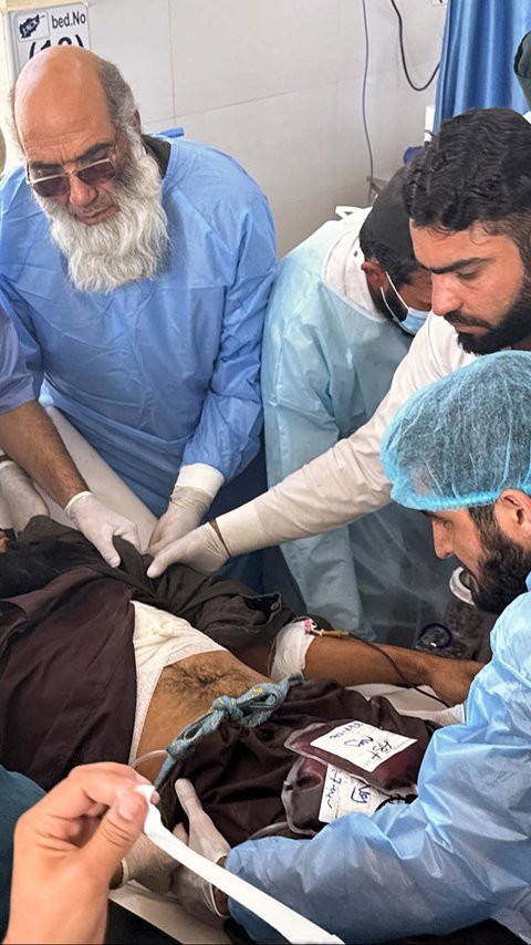 FOTO: Pasukan Taliban dan Pakistan Saling Gempur, 15 Warga Sipil Tewas