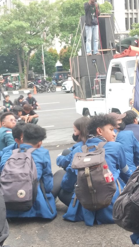 1 Tahun Prabowo-Gibran: BEM Semarang Kritik Gaya Komunikasi Gibran