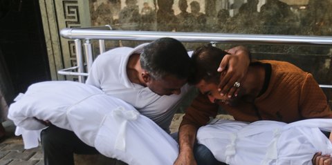 FOTO: Duka Warga Gaza Setelah Serangan Udara Israel Hantam Pemukiman