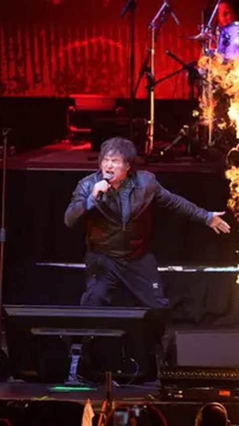Presiden Argentina Tuai Kritikan karena Bernyanyi di Konser Saat Negara Alami Krisis