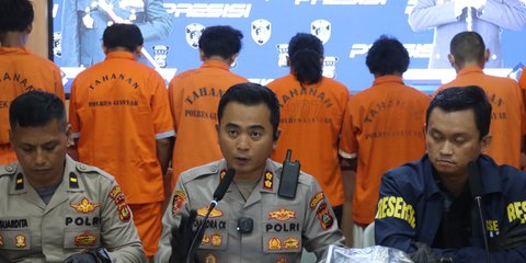 {{caption}}