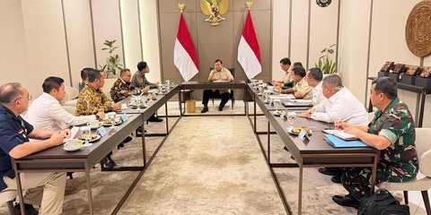 Prabowo Tunda 2 Jam Terbang ke Australia, Gelar Rapat Khusus di Halim
