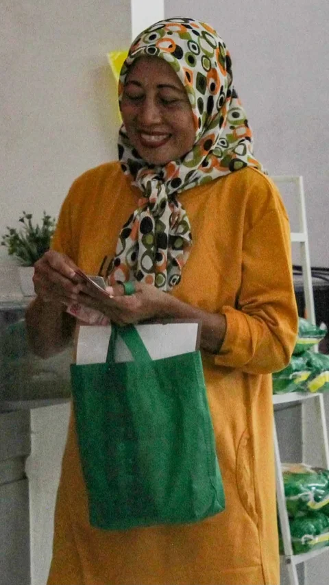 FOTO: BLT Kesra Rp 900 Ribu Mulai Cair Gelombang Kedua, 35 Juta Warga Jadi Penerima Bantuan