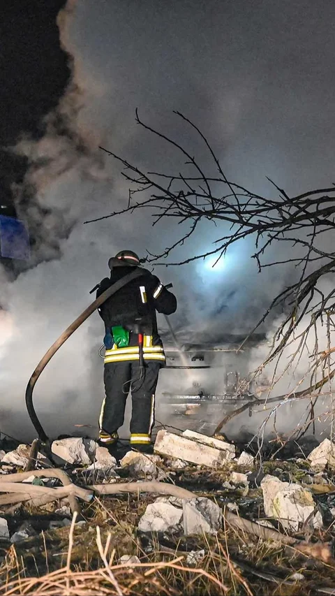 FOTO: Serangan Drone Rusia Guncang Kharkiv, Empat Tewas di Tengah Upaya Negosiasi Damai