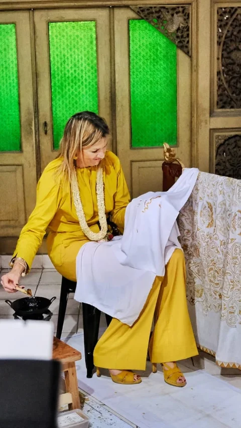 Momen Ratu Belanda Maxima Nyanthing di Kampung Batik Laweyan Solo