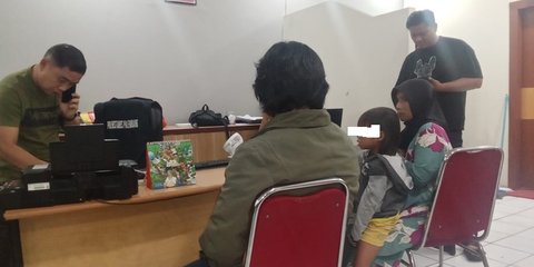 {{caption}}