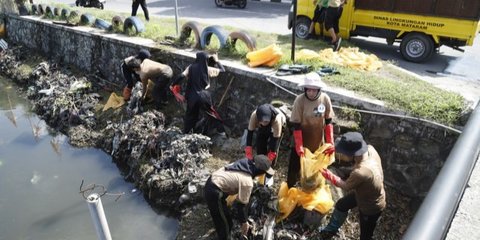 Danantara Bakal Lelang Proyek 'Sulap' Sampah Jadi Listrik di 7 Kota Pada 6 November 2025