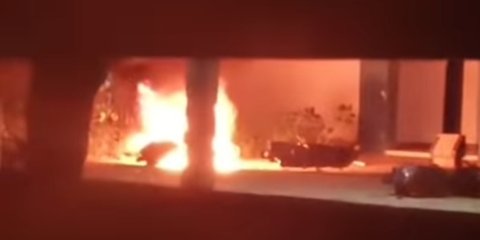 Tawuran di UNM Pecah! Mahasiswa Fakultas MIPA vs Teknik Bentrok Sampai Bakar Motor