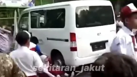 {{caption}}