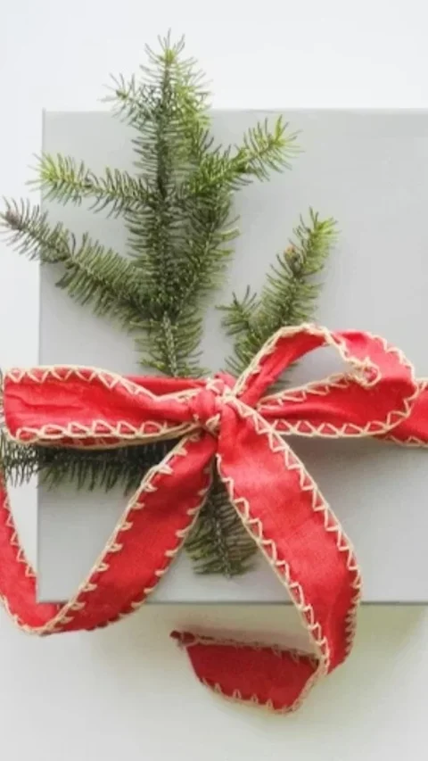 25 Ide Kado Natal untuk Teman Kantor, Fungsional dan Penuh Kesan