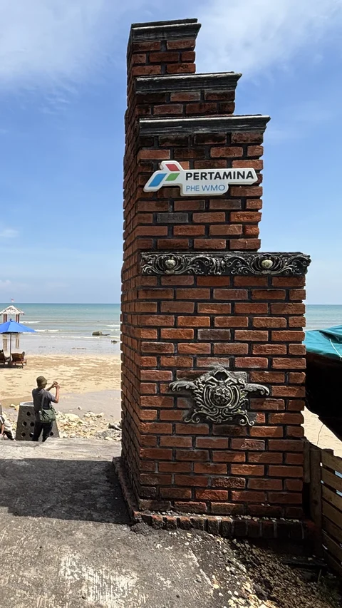 Kolaborasi Warga dan Pertamina Ubah Pantai Pasir Putih Tlangoh Jadi Daya Tarik Baru