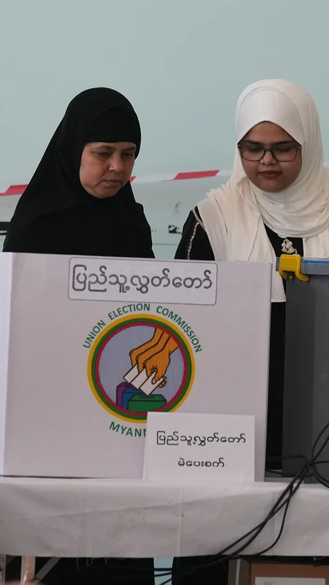 FOTO: Myanmar Gelar Pemilu Nasional Pertama Sejak Kudeta Militer