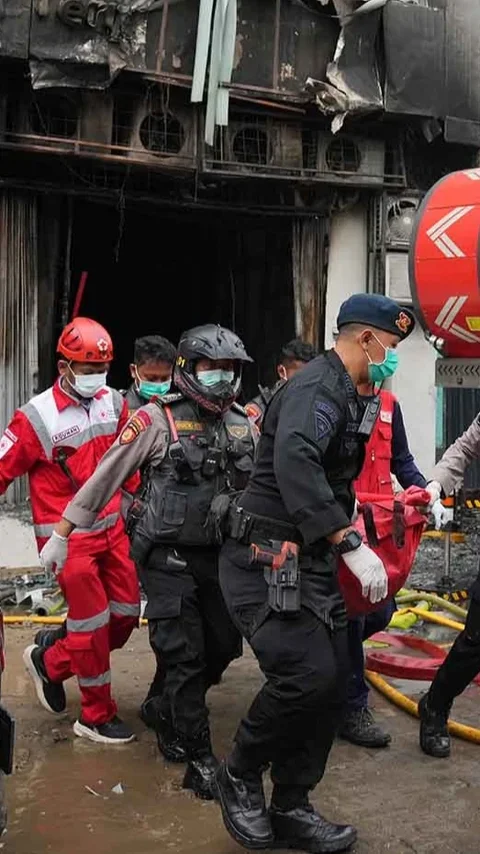 FOTO: Kebakaran Gedung Terra Drone di Kemayoran Tewaskan Sedikitnya 20 Orang