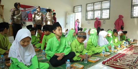 {{caption}}