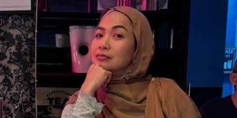 Feni Rose Pelit Komentar Soal Bantu Denada di Masa Sulit: Rezekinya dari Allah Ya Sudah, Takut jadi Sombong