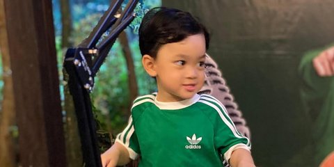 Aksi Gin Dirga Anak Gilang Dirga Main Asik Main Drum, Netizen Salfok Sang Anak Makin Gede Makin Ganteng