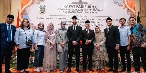 6 Potret Cantik Ibu Anak Syahnaz dan Amy Qanita Dampingi Jeje Govinda di Penetapan Bupati Bandung Barat Terpilih di Gedung DPRD