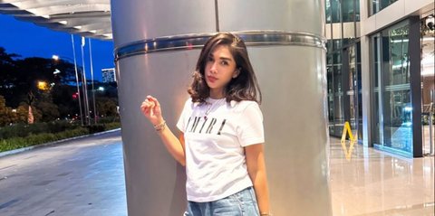 Potret Terbaru Ussy Sulistiawaty, Cantik Awet Muda: Sudah Punya Anak 5 Tapi Wajahnya Bak Mahasiswa