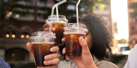 Iced Americano Diprediksi Akan Jadi Kopi Favorit Kalahkan Tren Es Kopi Susu Gula Aren di Tahun 2025, Ini Alasannya