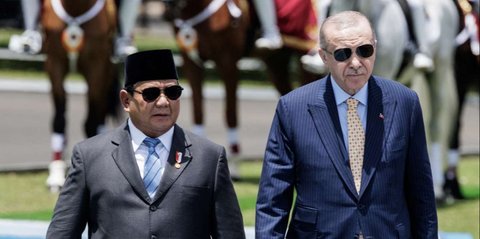 FOTO: Gaya Prabowo dan Erdogan Kompak Berkacamata Hitam Saat Bertemu di Istana Bogor