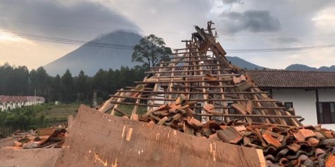Angin Kencang Rusak Puluhan Rumah dan Fasilitas Warga Penyintas Erupsi Semeru