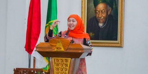 VIDEO: Perintah Prabowo Kejutkan Khofifah, Lagi Pidato Didatangi Menteri Diminta Pindah ke Mimbar Presiden