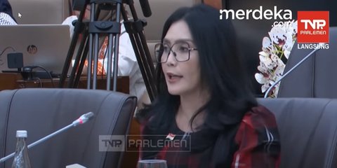 Rapat Efisiensi Anggaran, Rieke 'Oneng' Tegur Menteri BUMN: Sudah Serius Pak Erick Thohir Melotot