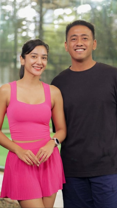 Potret Fanny Ghassani Main Tenis Bareng Suami di Momen Valentine, Manis dan Romantis